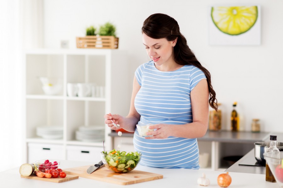 Peut-on manger de la feta lorsqu'on est enceinte ?