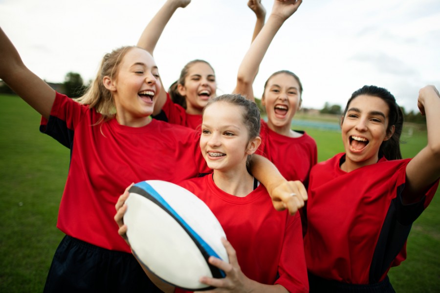 Rugby féminin : aider les jeunes filles à pratiquer ce sport