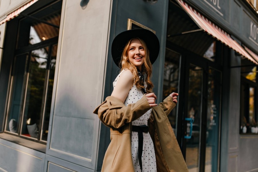 Qu'est-ce qui caractérise une tenue parisienne ?