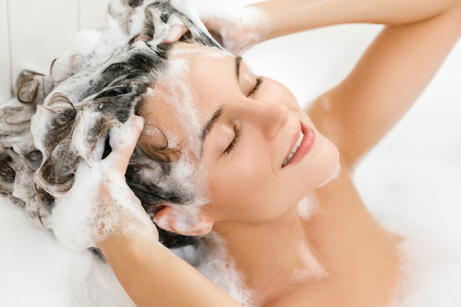 Utilisation optimale du shampoing Trichup pour une croissance capillaire maximale.